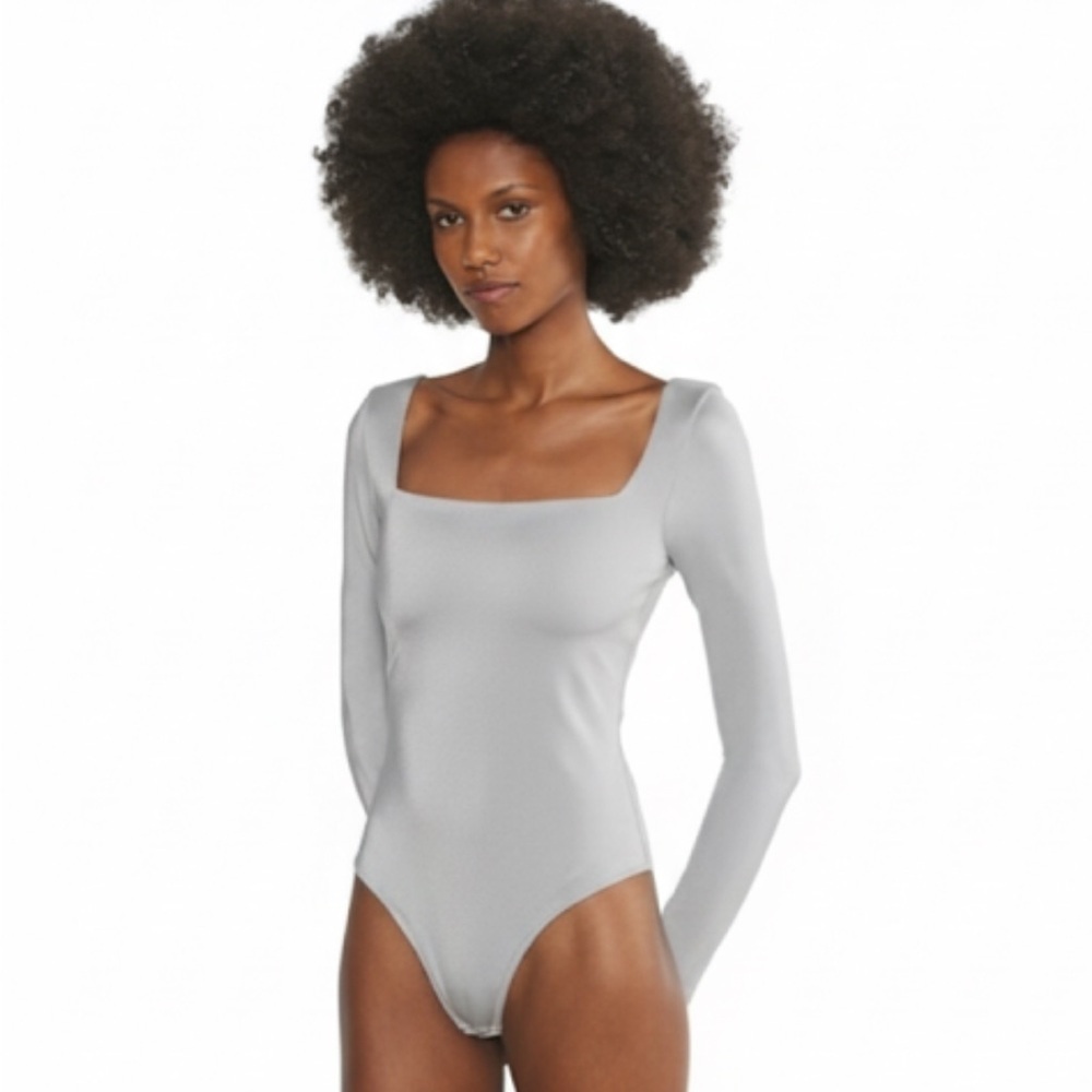 NWT! Aritzia Contour Metallic Long Sleeve Bodysuit In Platinum Chrome Small